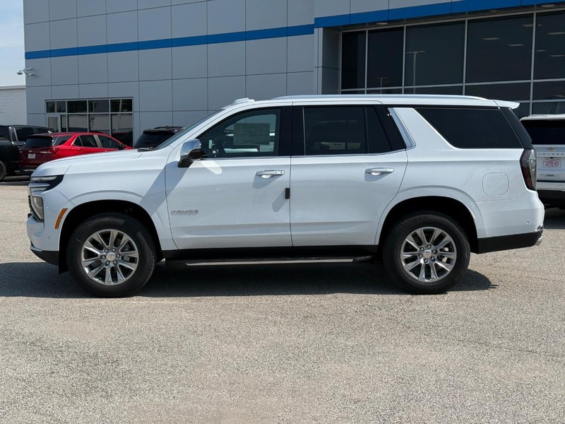 Chevrolet Tahoe Vehicle Full-screen Gallery Image 2