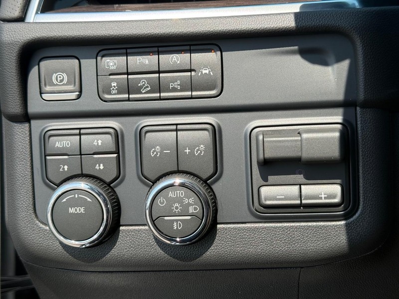 Chevrolet Tahoe Vehicle Full-screen Gallery Image 21