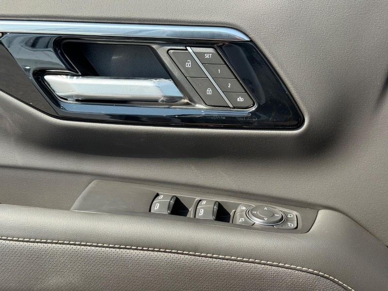 Chevrolet Tahoe Vehicle Full-screen Gallery Image 23