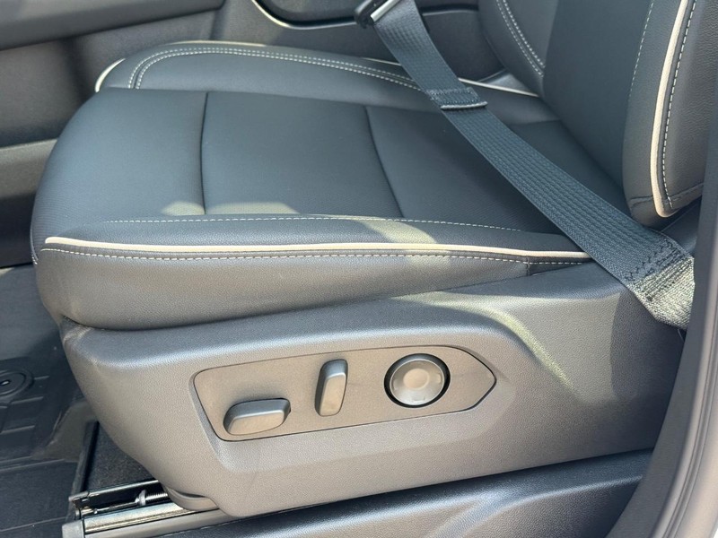 Chevrolet Tahoe Vehicle Full-screen Gallery Image 24