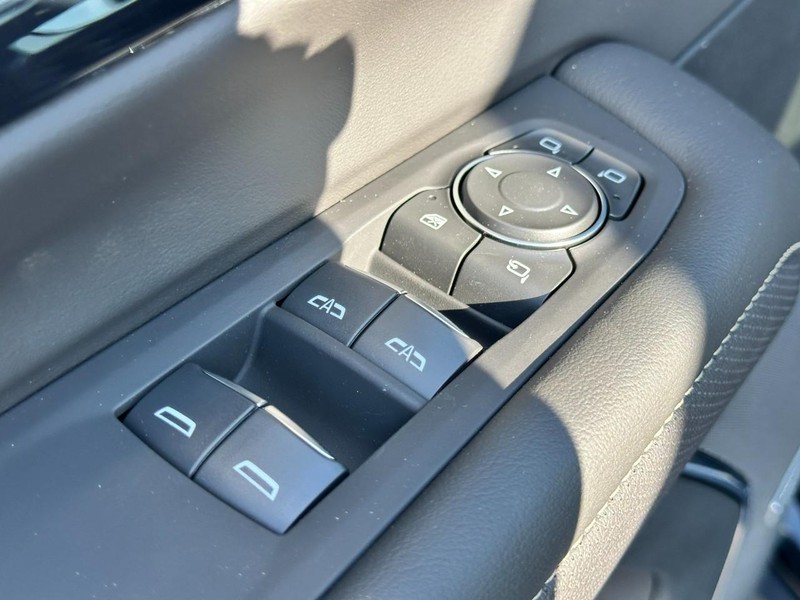 Chevrolet Tahoe Vehicle Full-screen Gallery Image 14