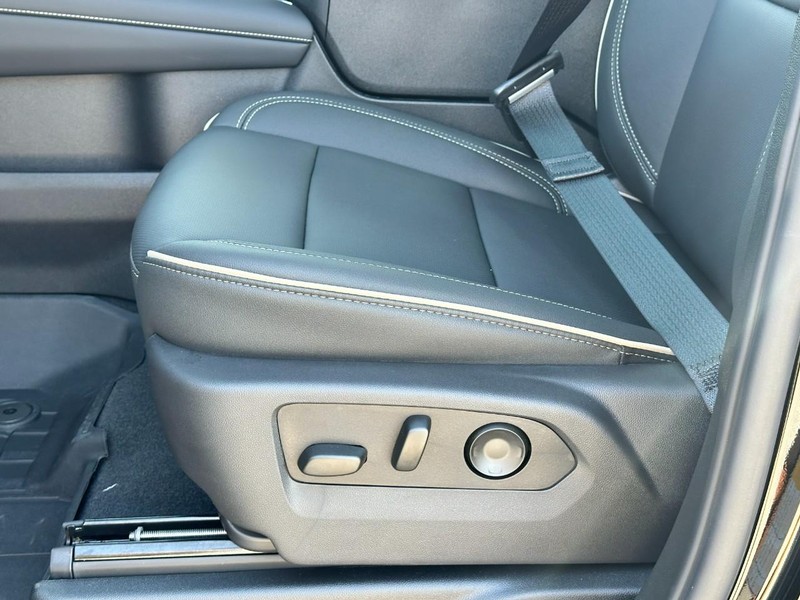 Chevrolet Tahoe Vehicle Full-screen Gallery Image 16