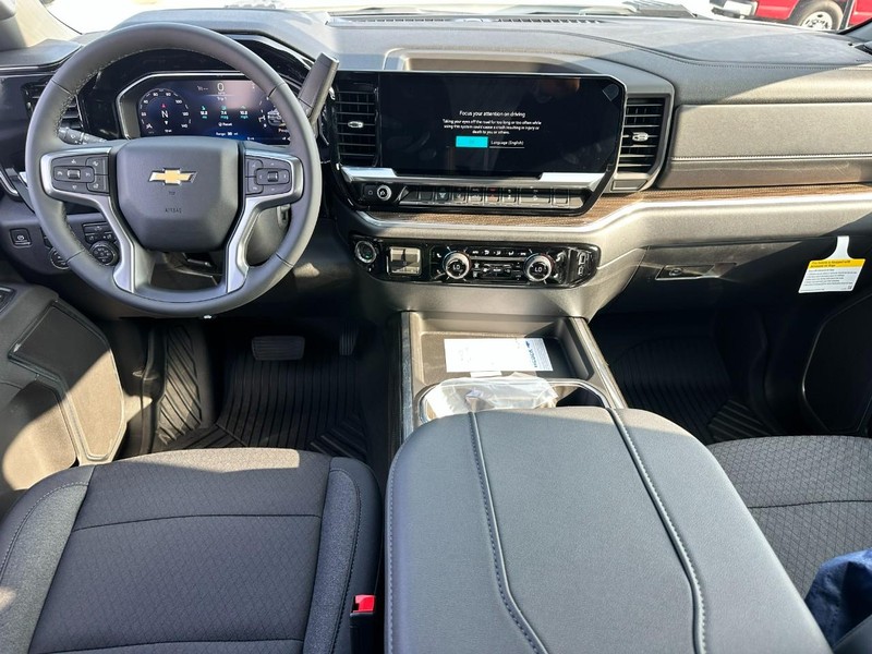 Chevrolet Silverado 2500HD Vehicle Full-screen Gallery Image 5