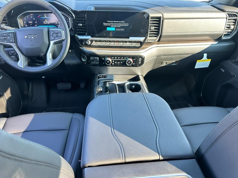 Chevrolet Silverado 1500 Vehicle Full-screen Gallery Image 6