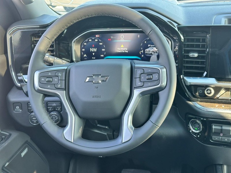 Chevrolet Silverado 1500 Vehicle Full-screen Gallery Image 7