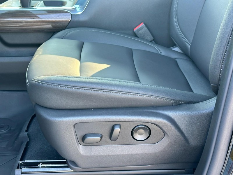Chevrolet Silverado 1500 Vehicle Full-screen Gallery Image 11