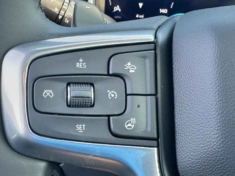 Chevrolet Silverado 1500 Vehicle Full-screen Gallery Image 12