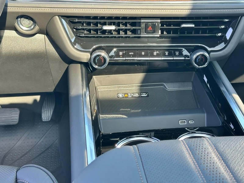 Chevrolet Tahoe Vehicle Full-screen Gallery Image 11