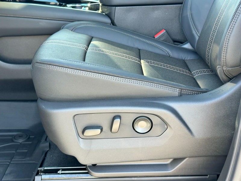 Chevrolet Tahoe Vehicle Full-screen Gallery Image 14