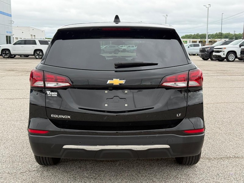 Chevrolet Equinox Vehicle Full-screen Gallery Image 4