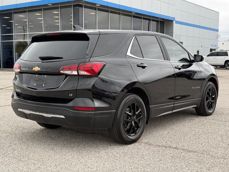 Chevrolet Equinox Vehicle Full-screen Gallery Image 5
