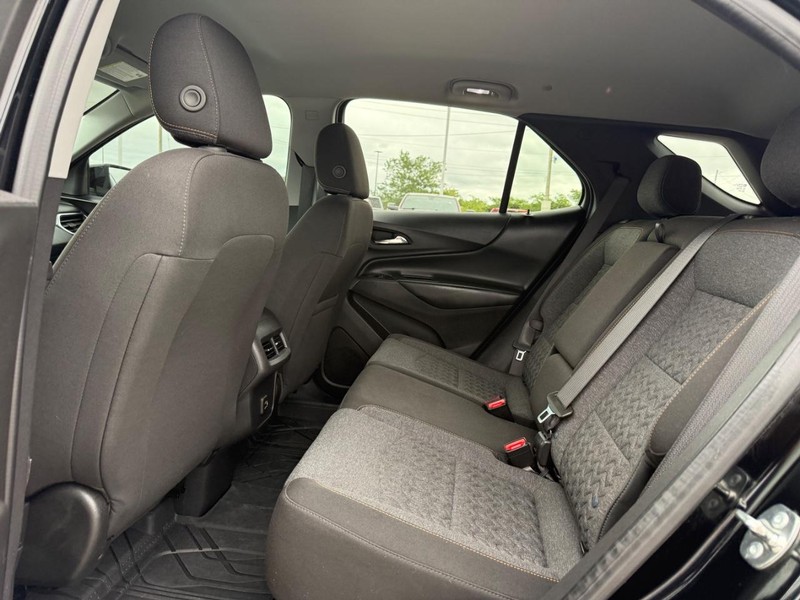 Chevrolet Equinox Vehicle Full-screen Gallery Image 10