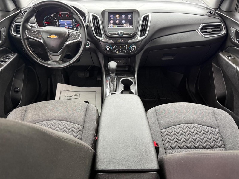 Chevrolet Equinox Vehicle Full-screen Gallery Image 11