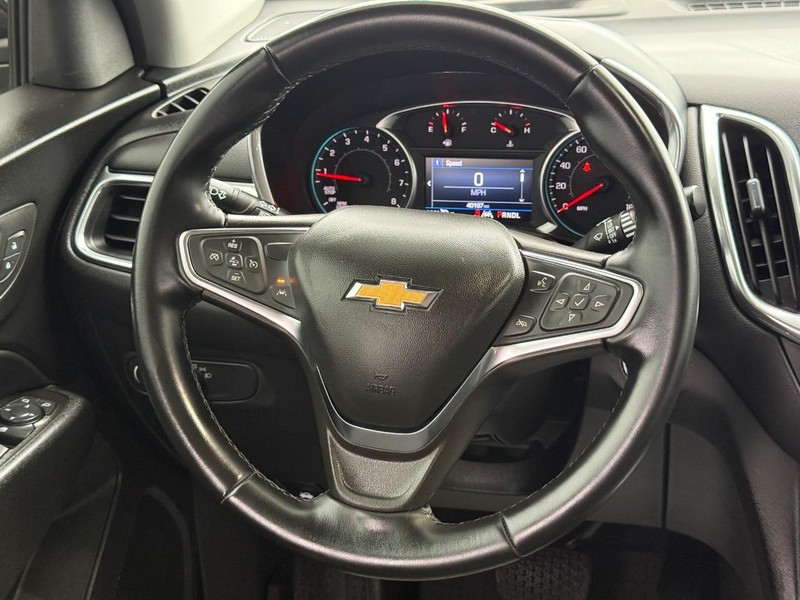 Chevrolet Equinox Vehicle Full-screen Gallery Image 12