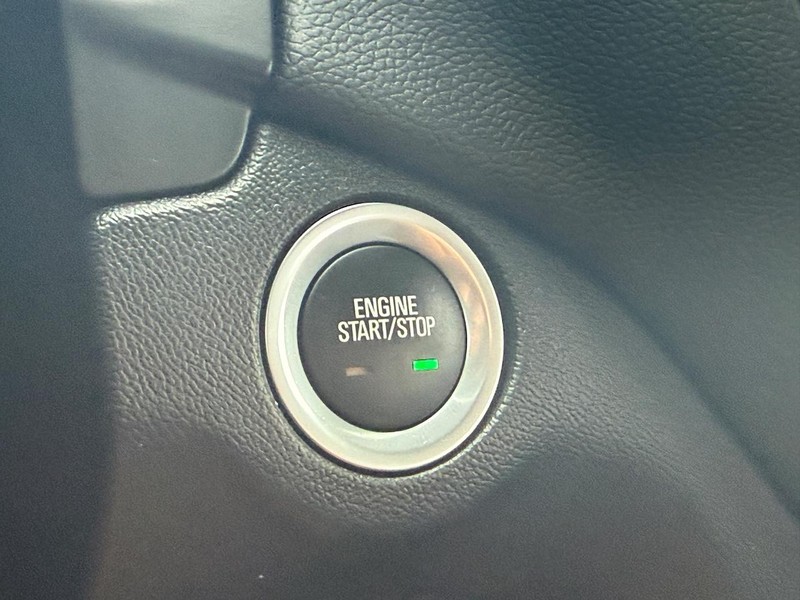 Chevrolet Equinox Vehicle Full-screen Gallery Image 15