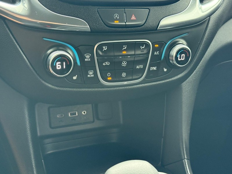 Chevrolet Equinox Vehicle Full-screen Gallery Image 18