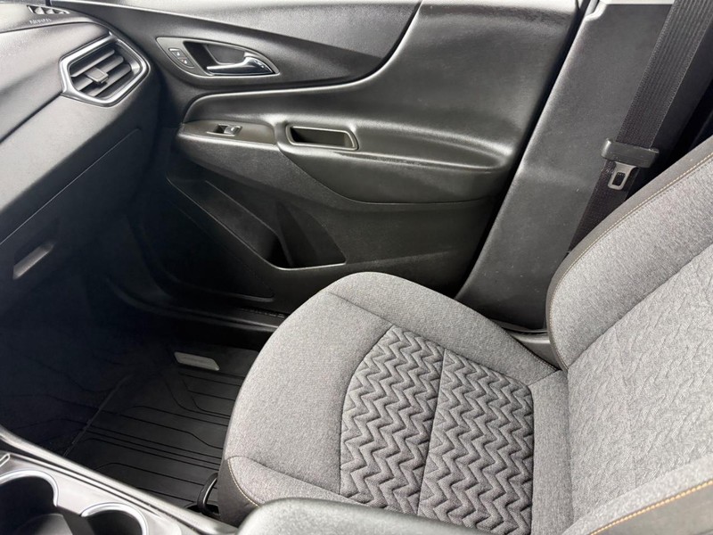 Chevrolet Equinox Vehicle Full-screen Gallery Image 20
