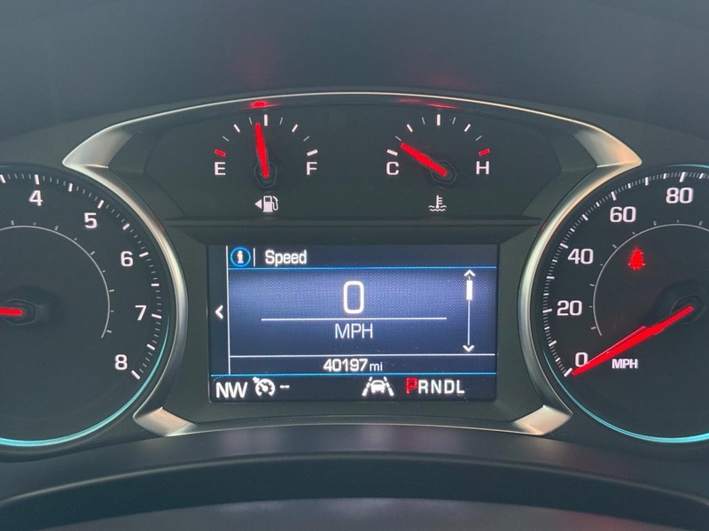 Chevrolet Equinox Vehicle Full-screen Gallery Image 21