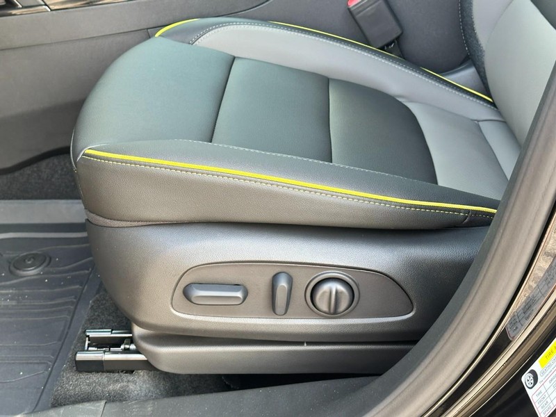 Chevrolet TrailBlazer Vehicle Full-screen Gallery Image 11