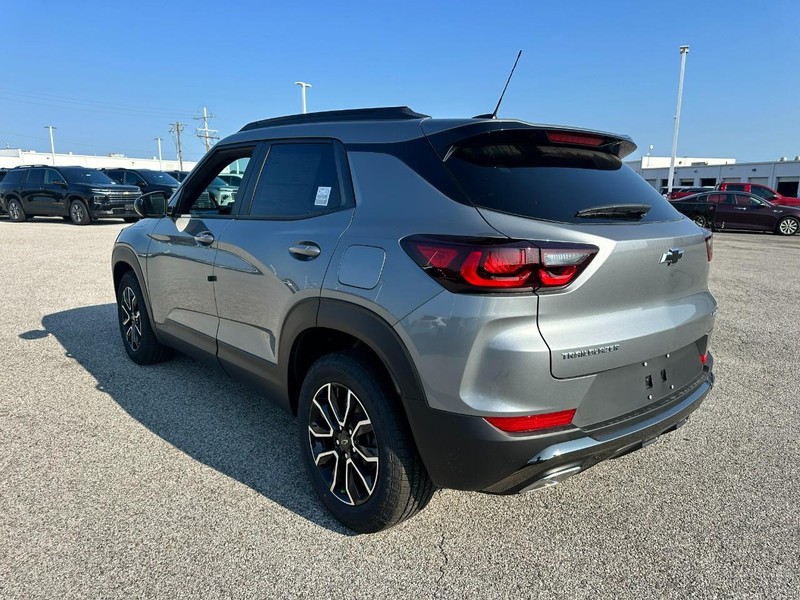 Chevrolet TrailBlazer Vehicle Full-screen Gallery Image 3