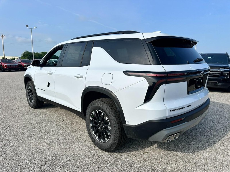 Chevrolet Traverse Vehicle Full-screen Gallery Image 3