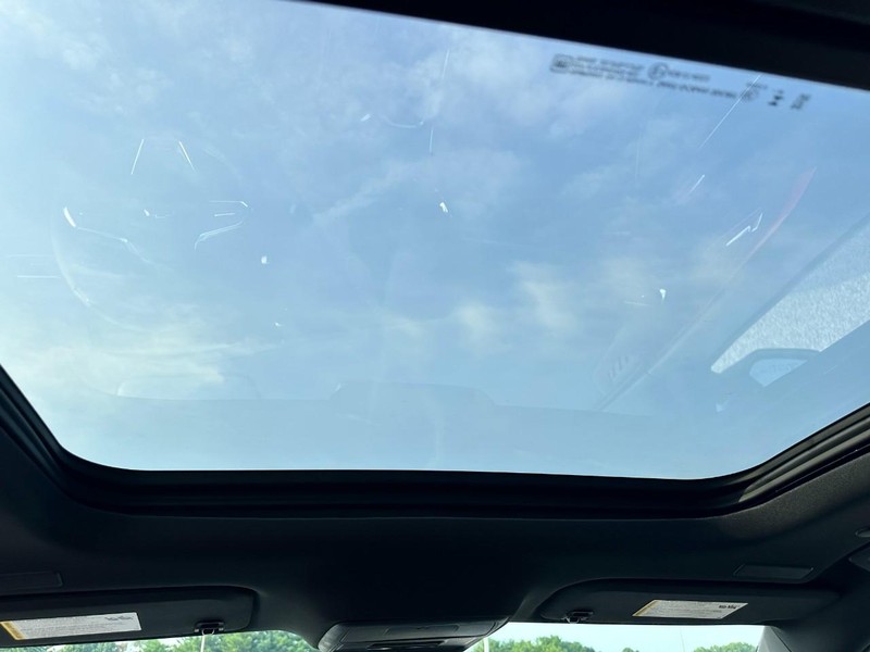Chevrolet Traverse Vehicle Full-screen Gallery Image 7