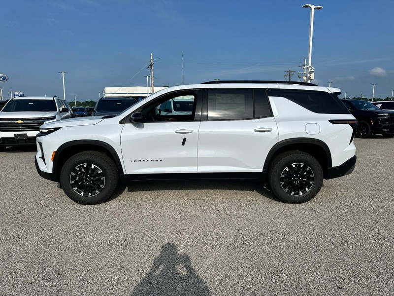 Chevrolet Traverse Vehicle Full-screen Gallery Image 2