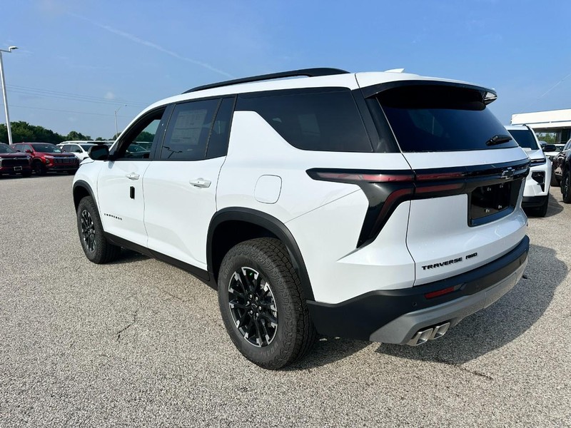 Chevrolet Traverse Vehicle Full-screen Gallery Image 3