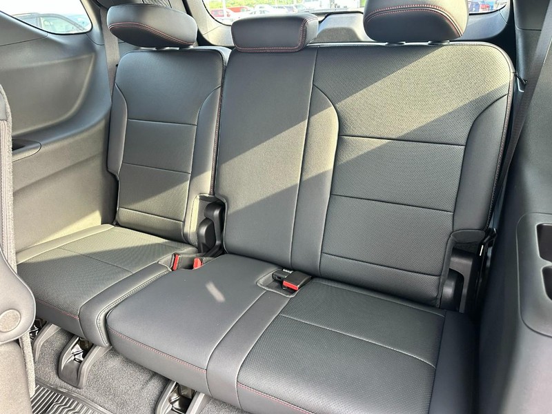 Chevrolet Traverse Vehicle Full-screen Gallery Image 5