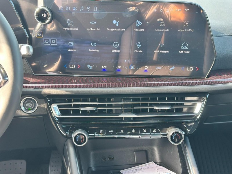Chevrolet Traverse Vehicle Full-screen Gallery Image 9