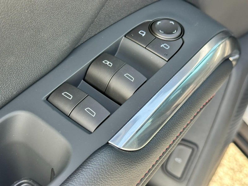 Chevrolet Traverse Vehicle Full-screen Gallery Image 11