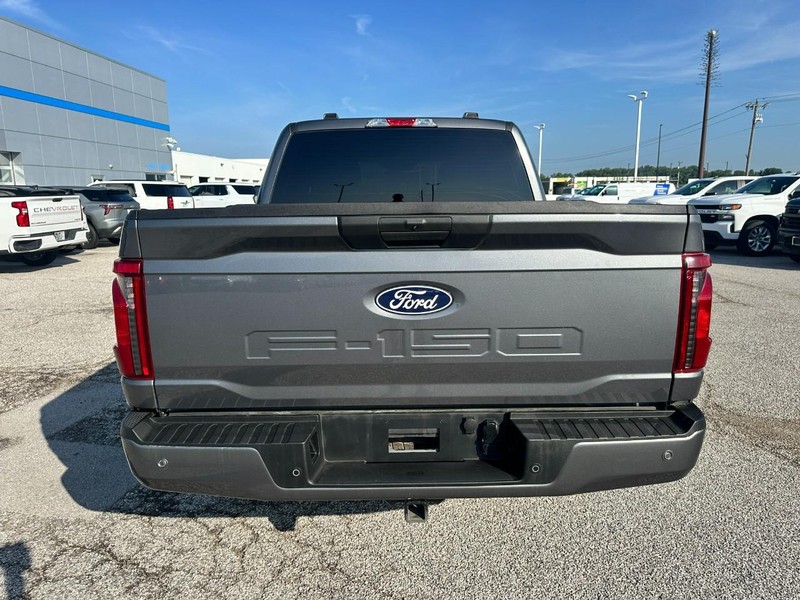 Ford F-150 Vehicle Full-screen Gallery Image 4