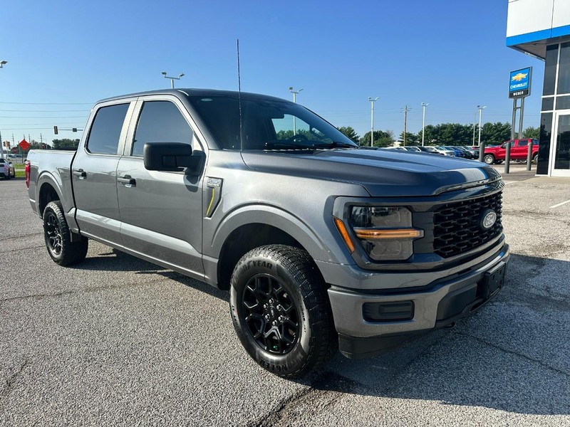Ford F-150 Vehicle Full-screen Gallery Image 8