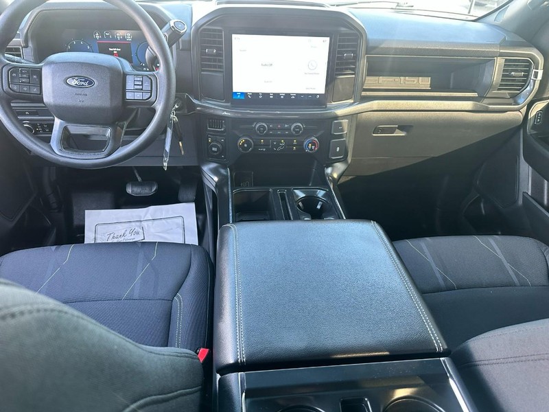 Ford F-150 Vehicle Full-screen Gallery Image 11