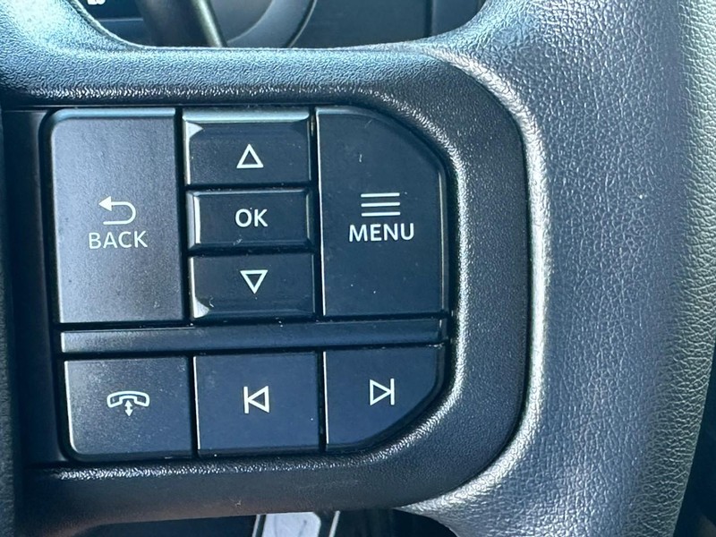 Ford F-150 Vehicle Full-screen Gallery Image 19