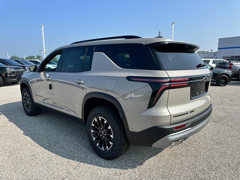 Chevrolet Traverse Vehicle Full-screen Gallery Image 3