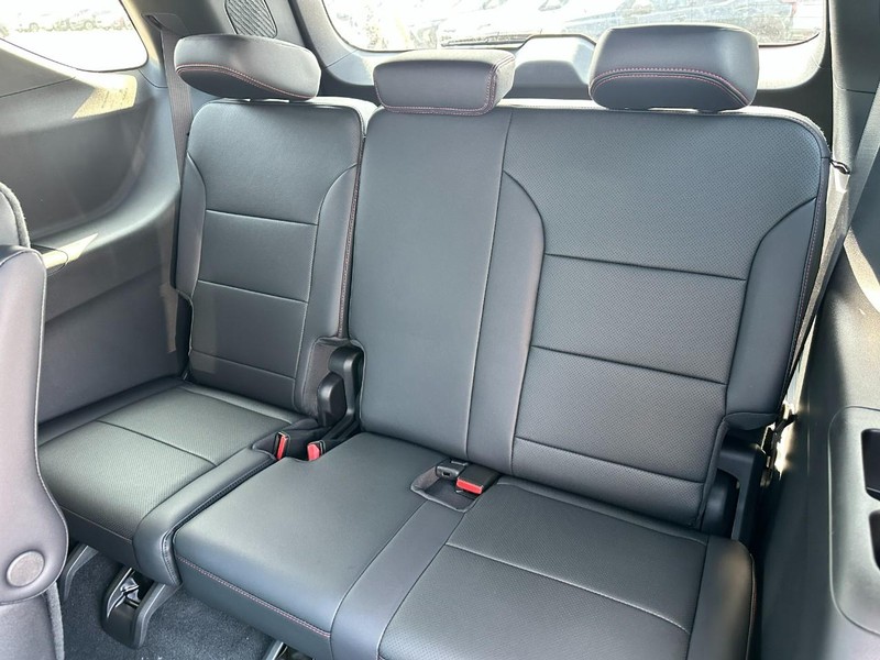 Chevrolet Traverse Vehicle Full-screen Gallery Image 5
