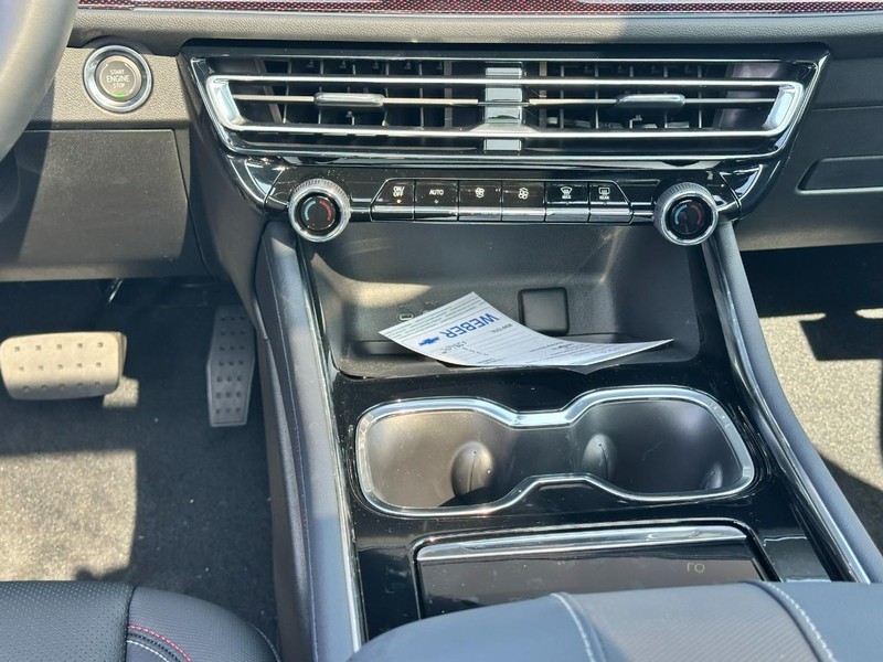 Chevrolet Traverse Vehicle Full-screen Gallery Image 11
