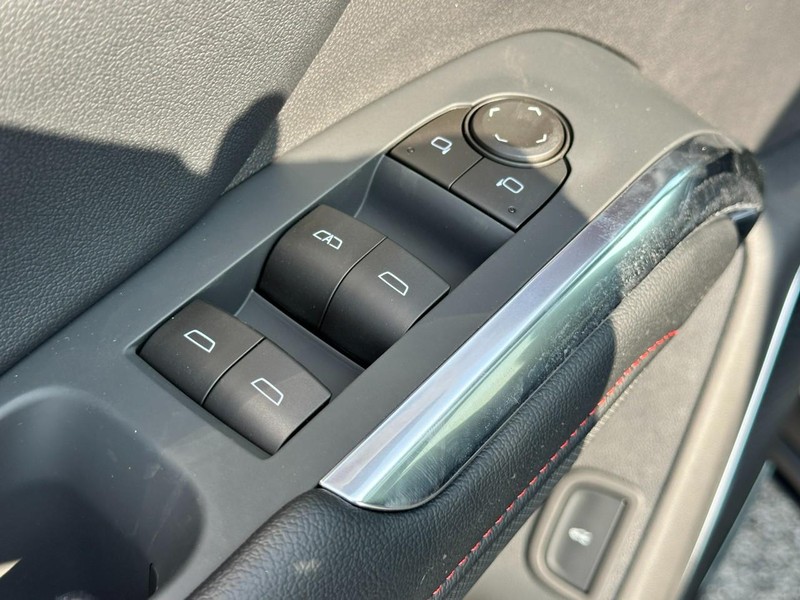 Chevrolet Traverse Vehicle Full-screen Gallery Image 12