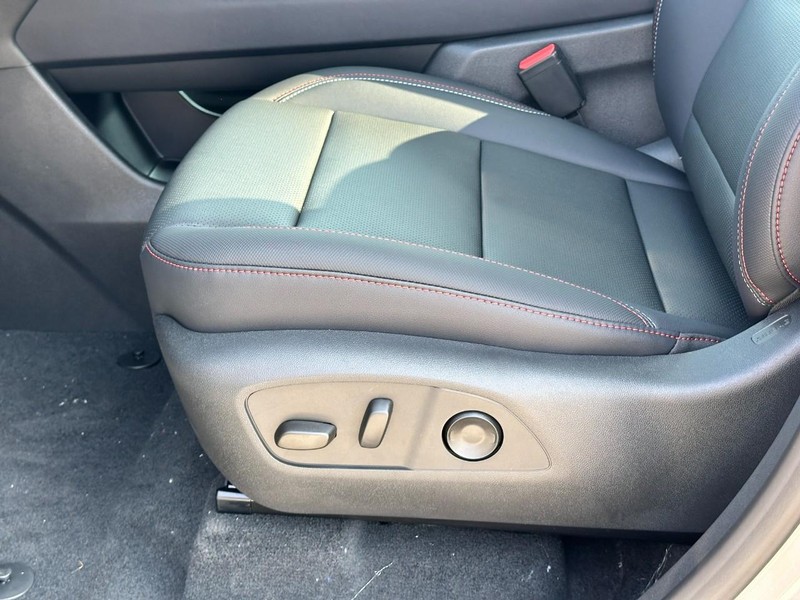 Chevrolet Traverse Vehicle Full-screen Gallery Image 13