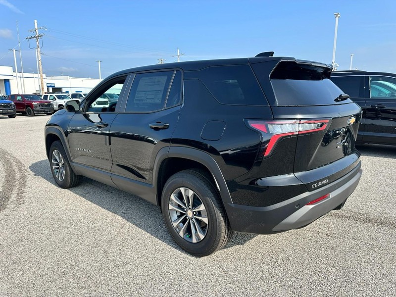 Chevrolet Equinox Vehicle Full-screen Gallery Image 3
