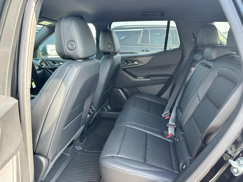 Chevrolet Equinox Vehicle Full-screen Gallery Image 4