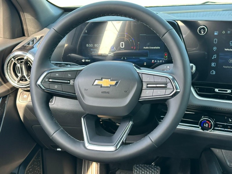 Chevrolet Equinox Vehicle Full-screen Gallery Image 6