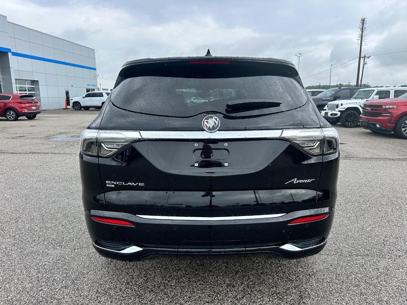 Buick Enclave Vehicle Full-screen Gallery Image 04
