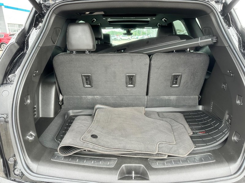 Buick Enclave Vehicle Full-screen Gallery Image 05
