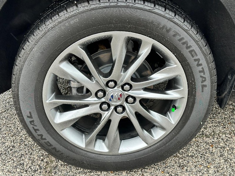 Buick Enclave Vehicle Full-screen Gallery Image 06