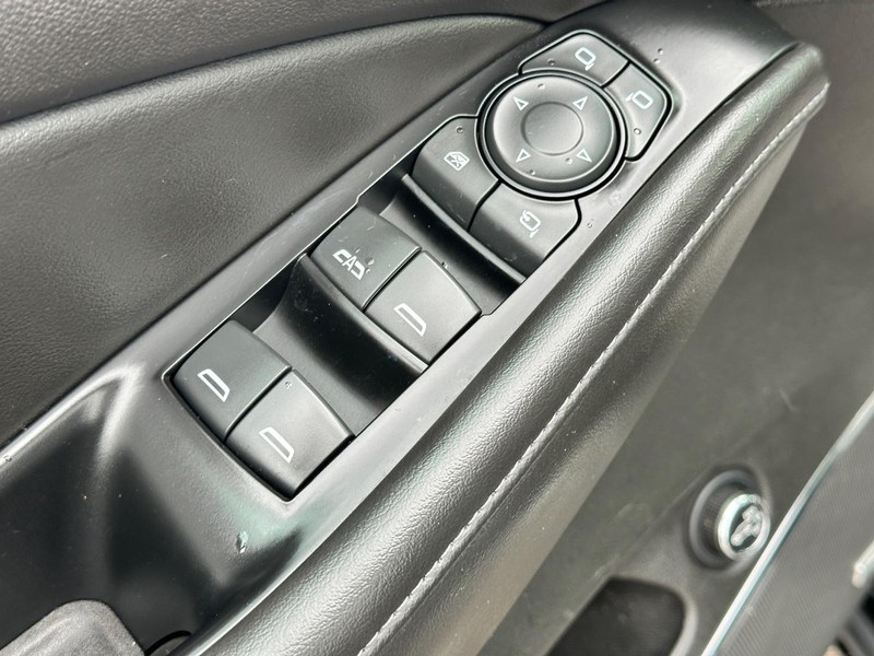Buick Enclave Vehicle Full-screen Gallery Image 18