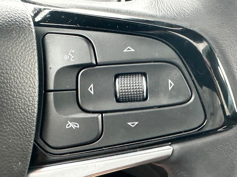 Buick Enclave Vehicle Full-screen Gallery Image 22