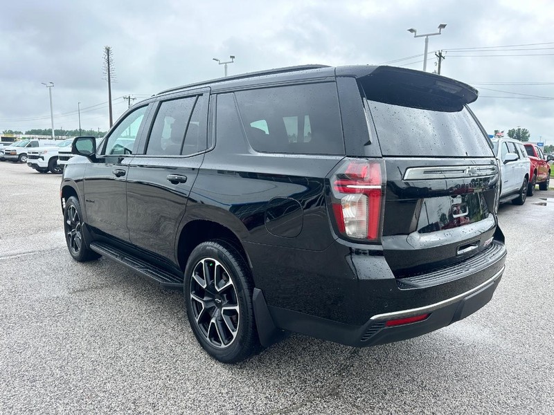 Chevrolet Tahoe Vehicle Full-screen Gallery Image 3