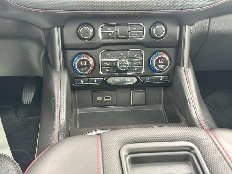 Chevrolet Tahoe Vehicle Full-screen Gallery Image 16